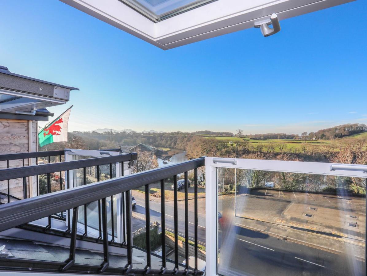Bryn Min Manton Penthouse Apartment Caernarfon Exterior photo